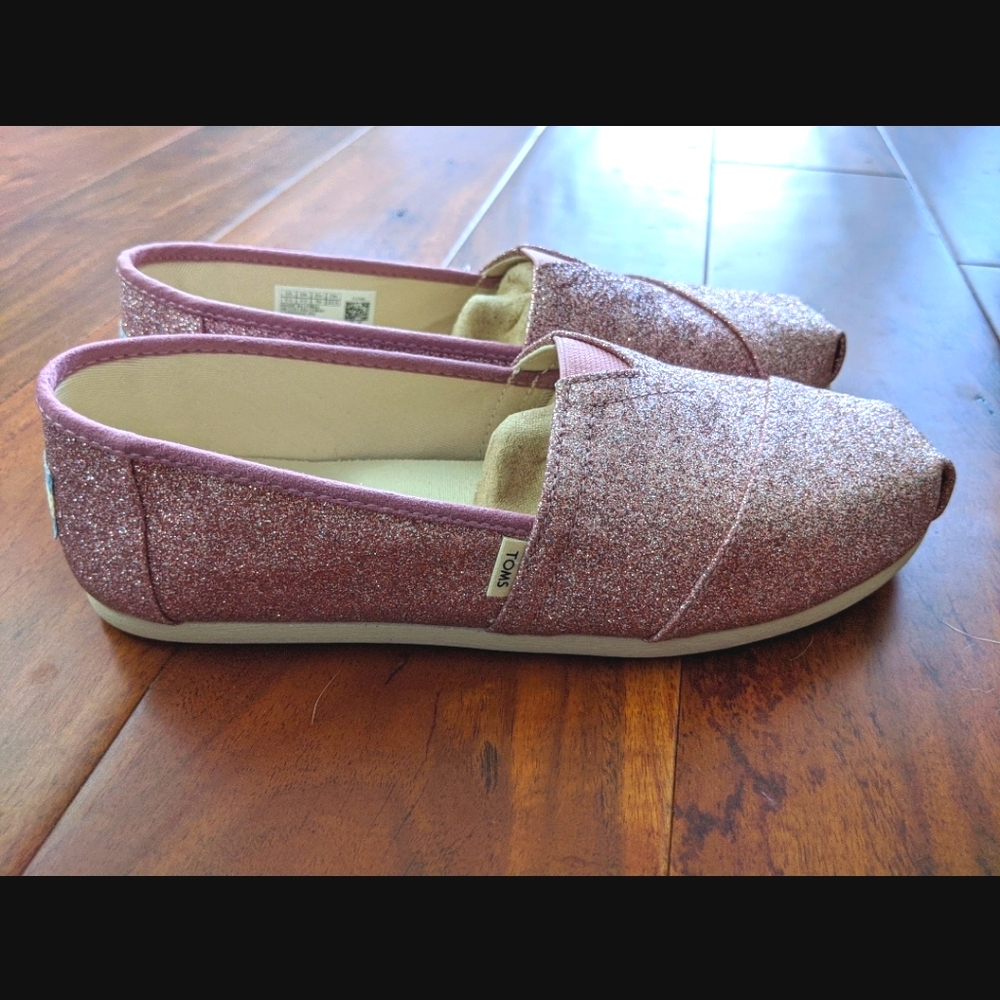 NWT Toms Rose Gold Venice Collection sz 5.5